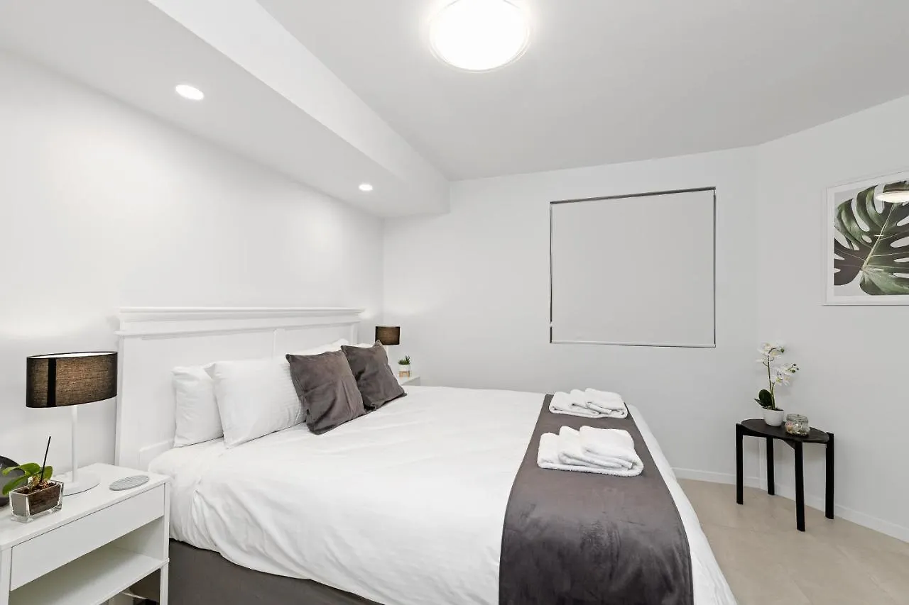 Alexandria Apartments Александра-Хедленд