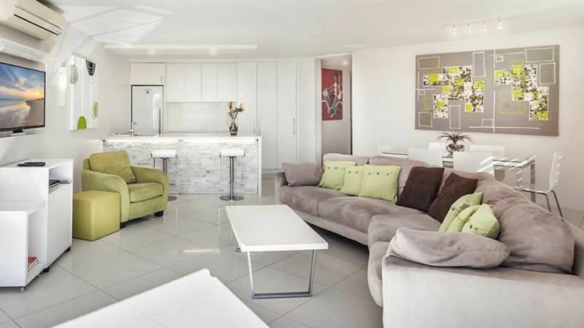 Aparthotel Alexandria Apartments Alexandra Headland
