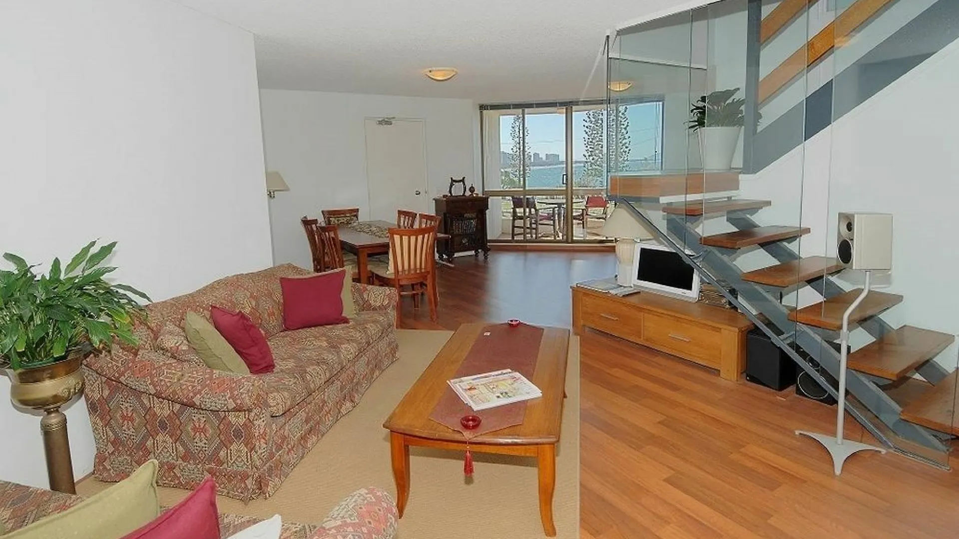Lägenhetshotell Alexandria Apartments Alexandra Headland